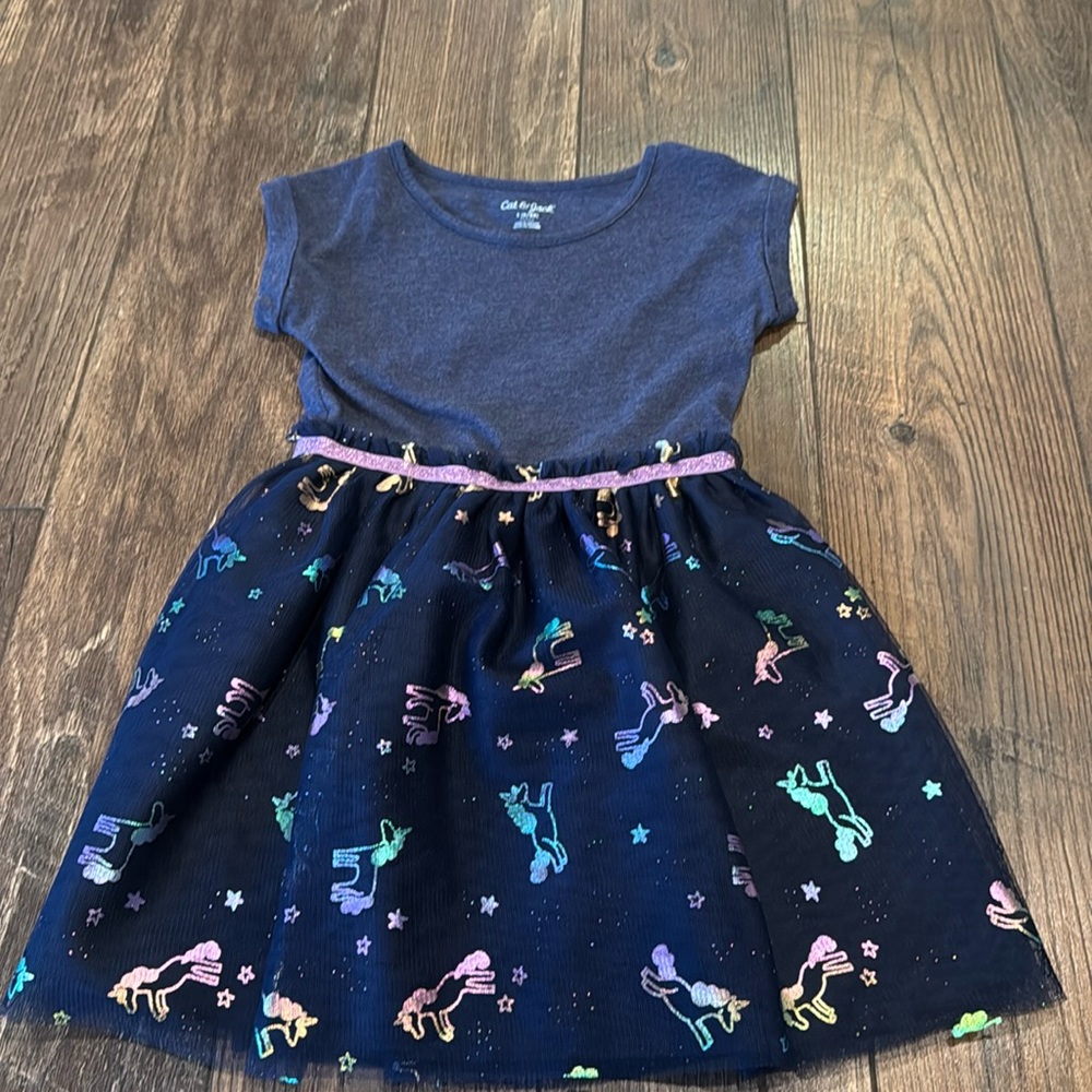 Girls’ Cat & Jack size 6/6x. Excellent condition.